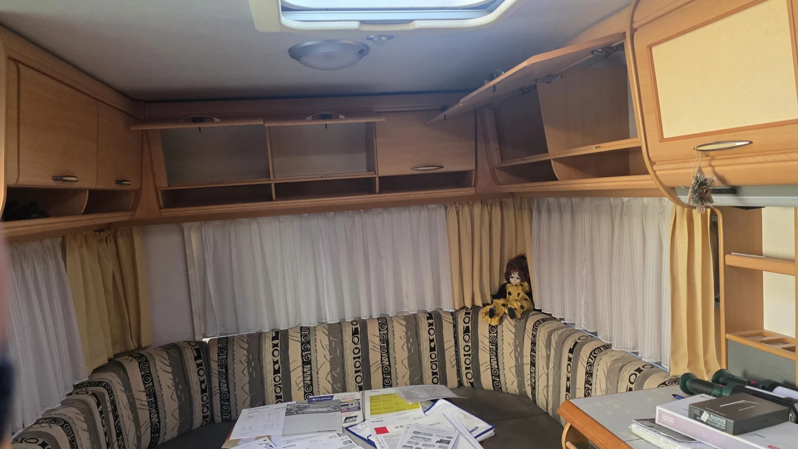 Каравана HYMER / ERIBA HYMER swing 465, снимка 13 - Каравани и кемпери - 54857789
