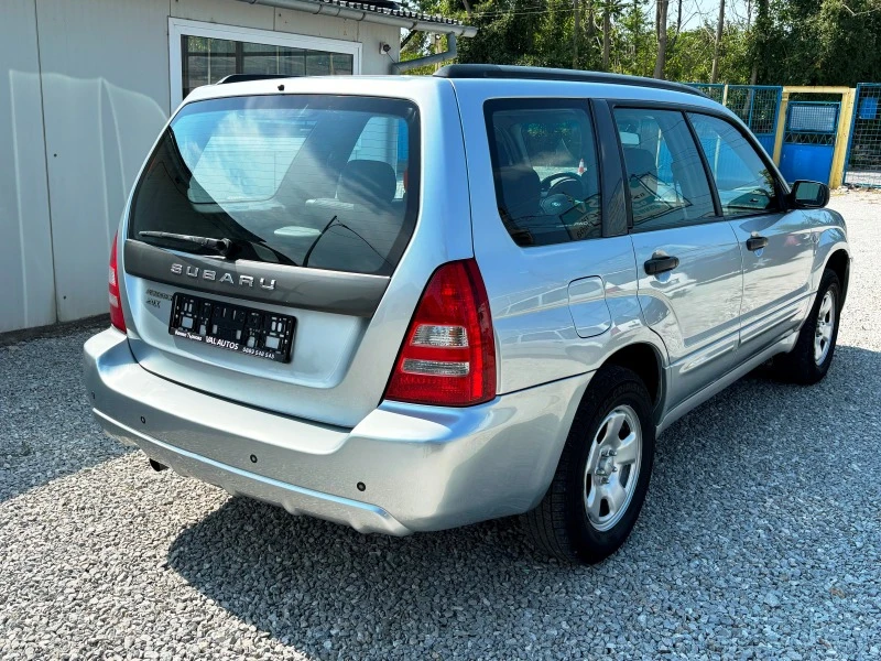 Subaru Forester 2.0i 125 АВТОМАТ ПАРКТРОНИК ПАНОРАМА ТЕМПОМАТ, снимка 4 - Автомобили и джипове - 46787462