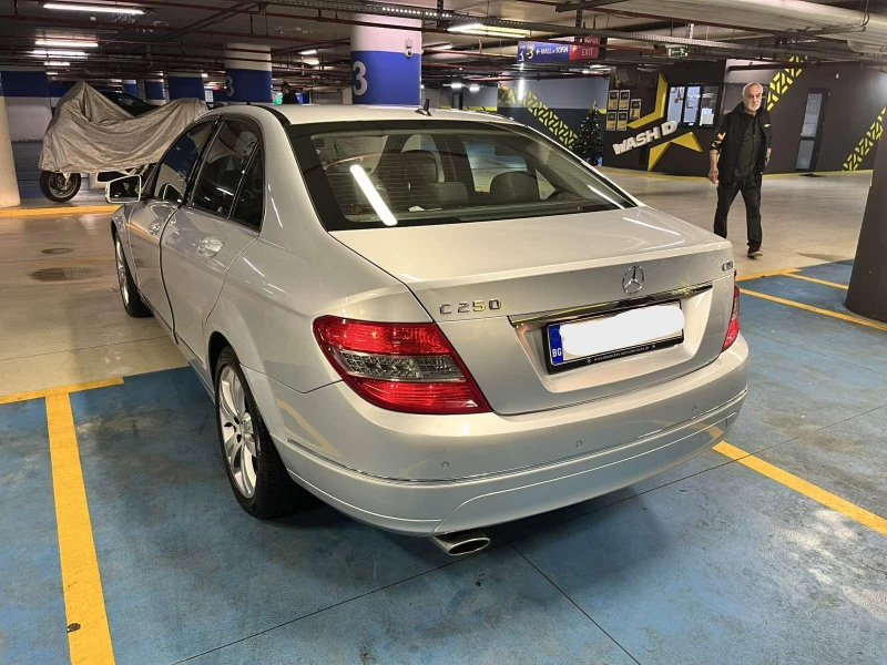 Mercedes-Benz C 250 Avantgarde, снимка 6 - Автомобили и джипове - 48606479