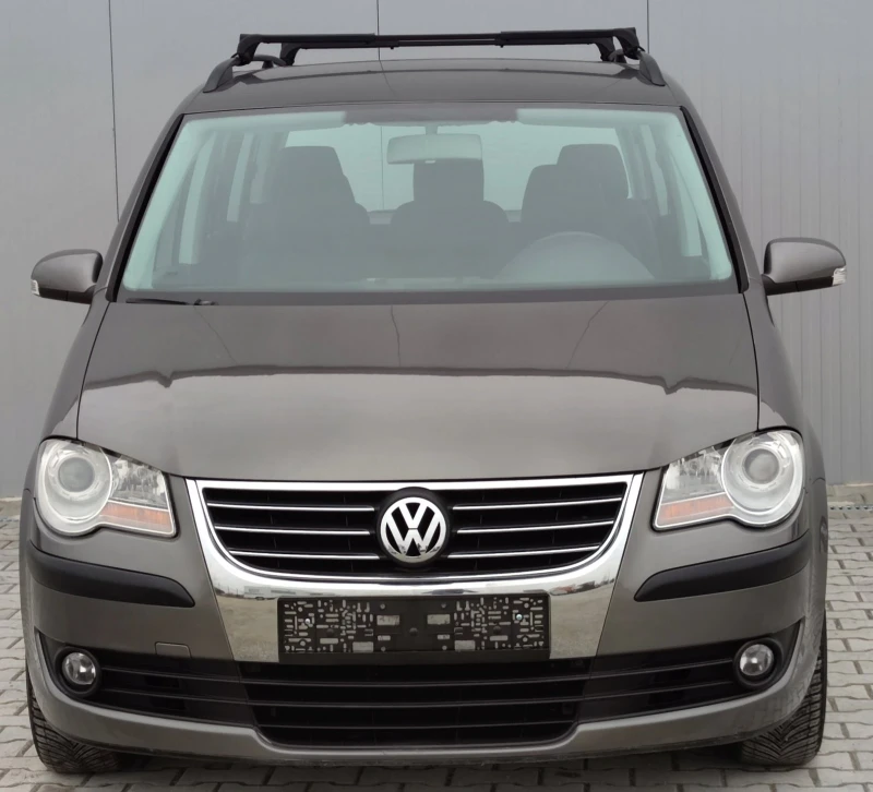 VW Touran 1.6i* BIFUEL* , снимка 8 - Автомобили и джипове - 48707429