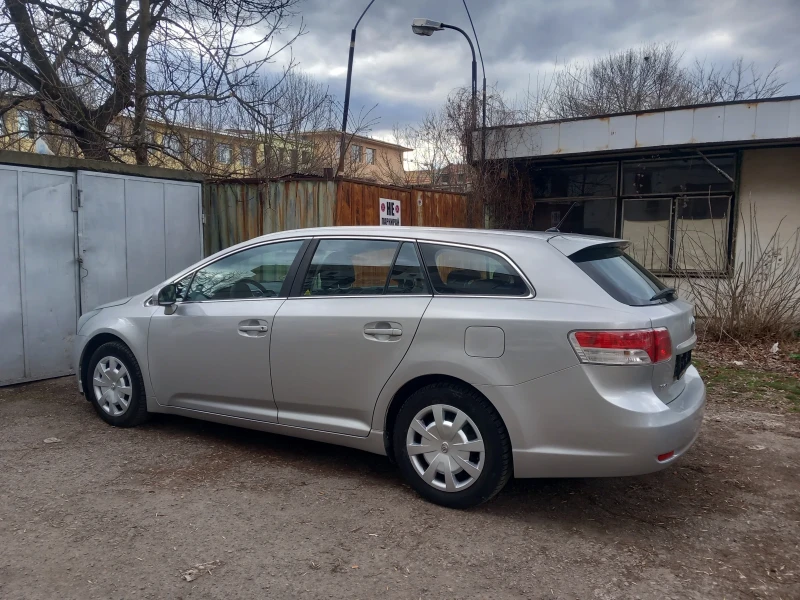 Toyota Avensis 1.8, снимка 3 - Автомобили и джипове - 49590783