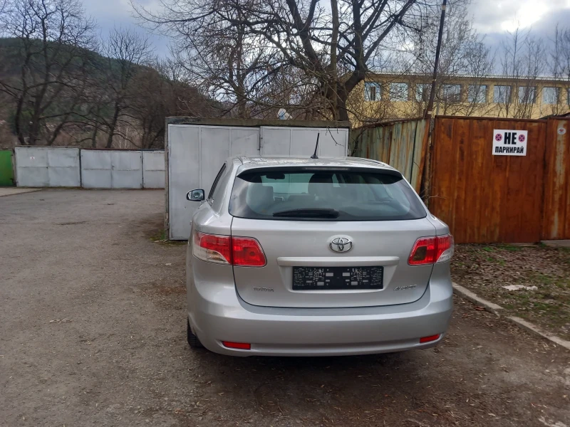 Toyota Avensis 1.8, снимка 4 - Автомобили и джипове - 49590783