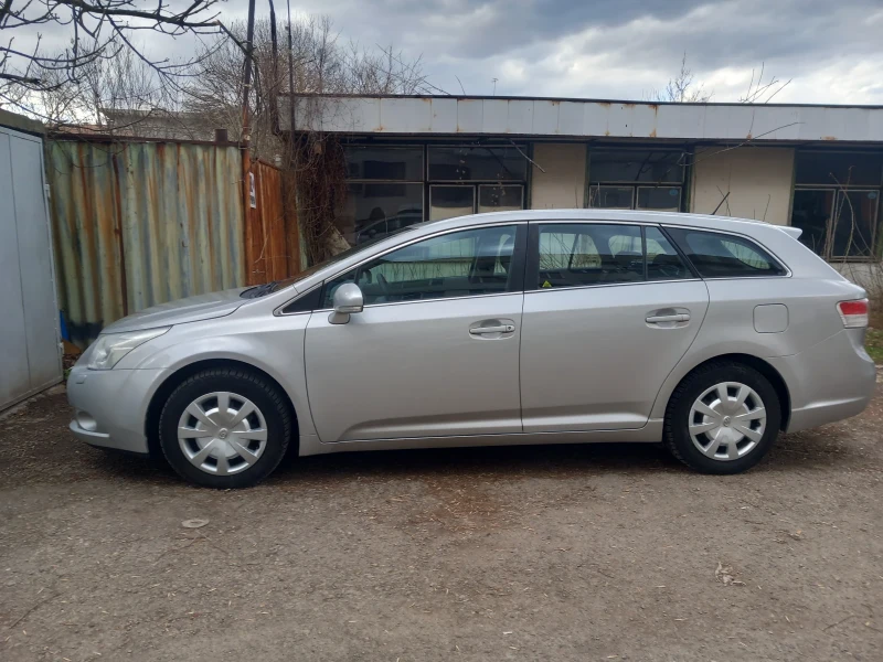 Toyota Avensis 1.8, снимка 2 - Автомобили и джипове - 49496378