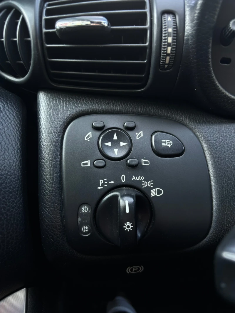 Mercedes-Benz C 320, снимка 13 - Автомобили и джипове - 51862372