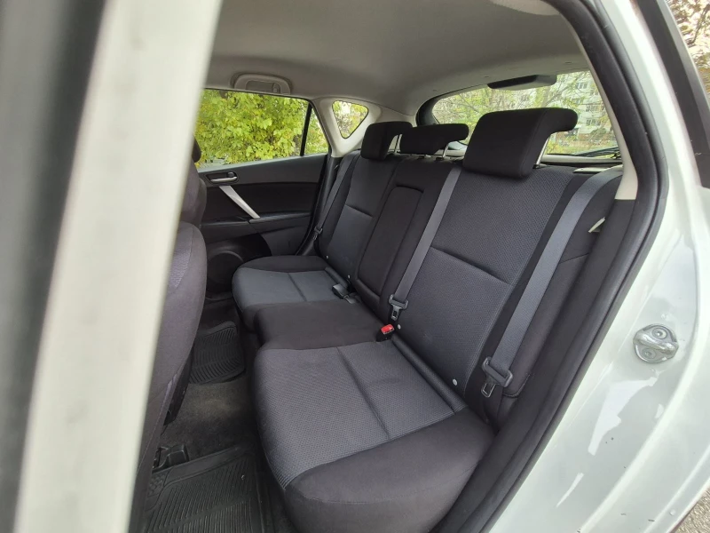 Mazda 3, снимка 14 - Автомобили и джипове - 52397687