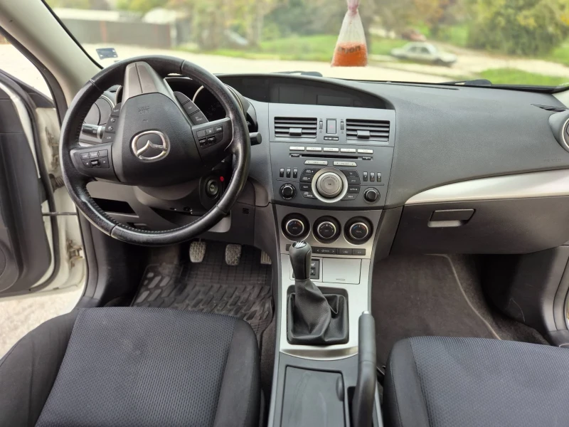 Mazda 3, снимка 15 - Автомобили и джипове - 52397687