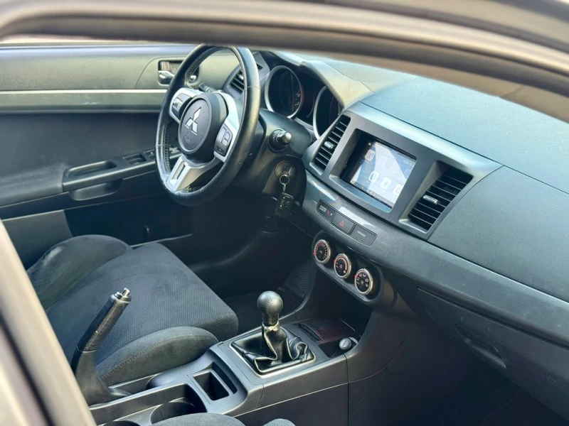 Mitsubishi Lancer EVOLUTION X RS * * CARFAX * * АВТО КРЕДИТ * * , снимка 11 - Автомобили и джипове - 52657109