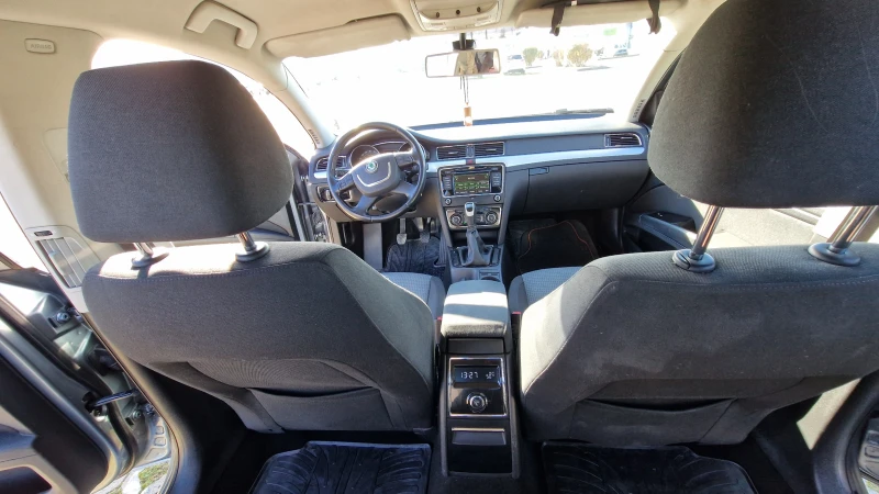 Skoda Superb 2.0 ТDI, снимка 14 - Автомобили и джипове - 52790186