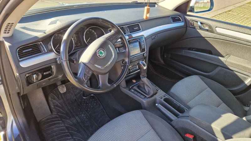 Skoda Superb 2.0 ТDI, снимка 8 - Автомобили и джипове - 52790186