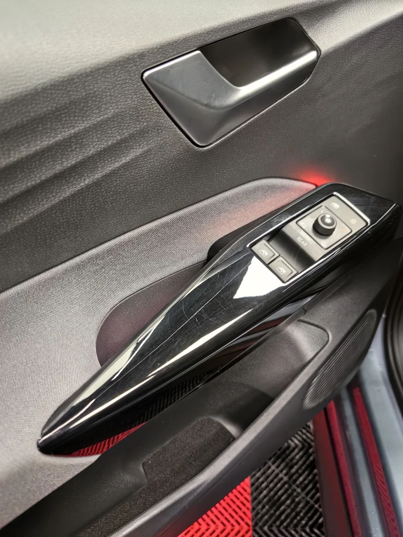 VW ID.3 PURE* 110kw* 4500KM* AMBIENT* LED* ПОДГРЕВ* DIGITA, снимка 11 - Автомобили и джипове - 53380731
