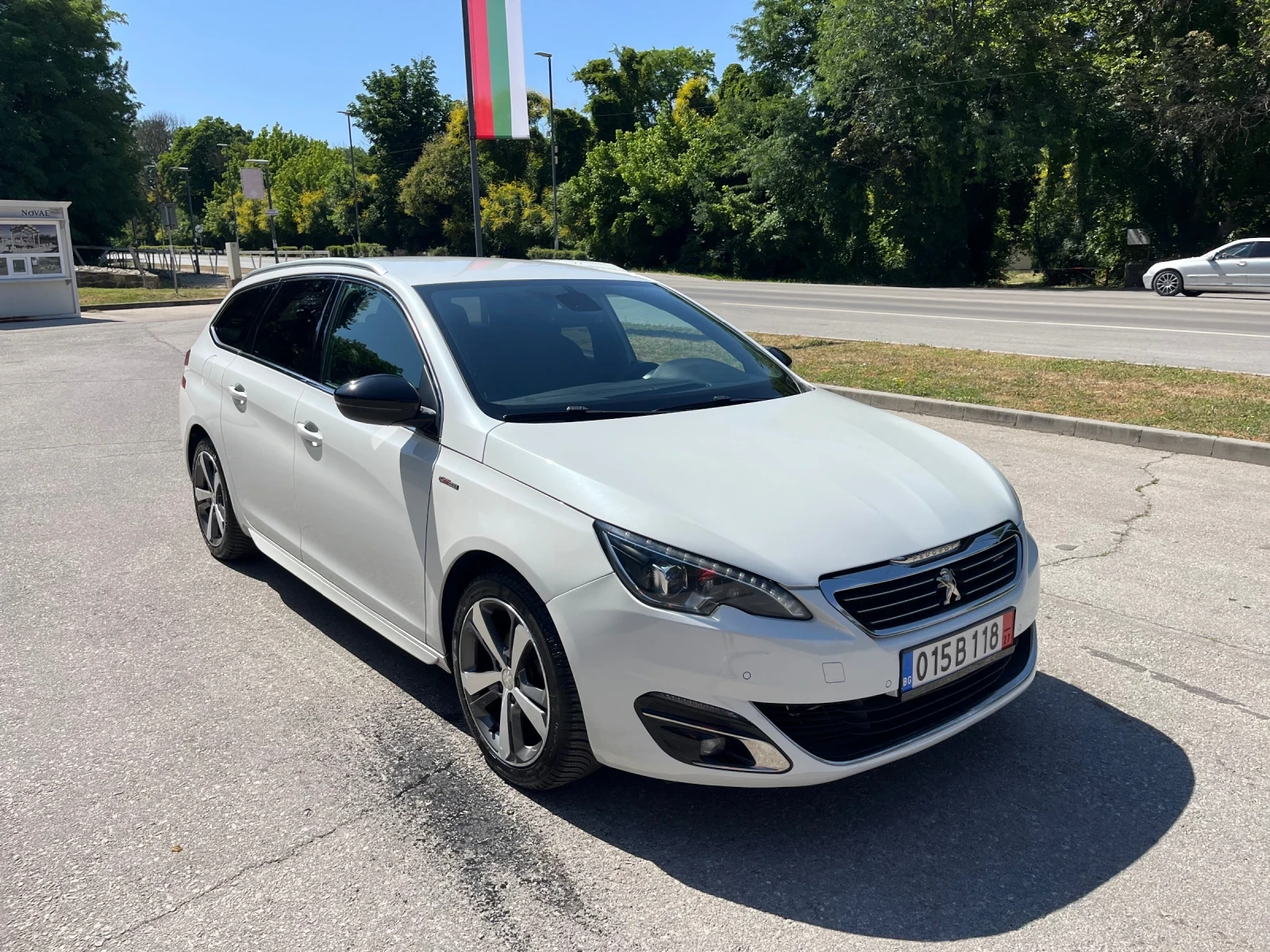 Peugeot 308 GTline* FullLed* Navi* Камера* Перла - изображение 2