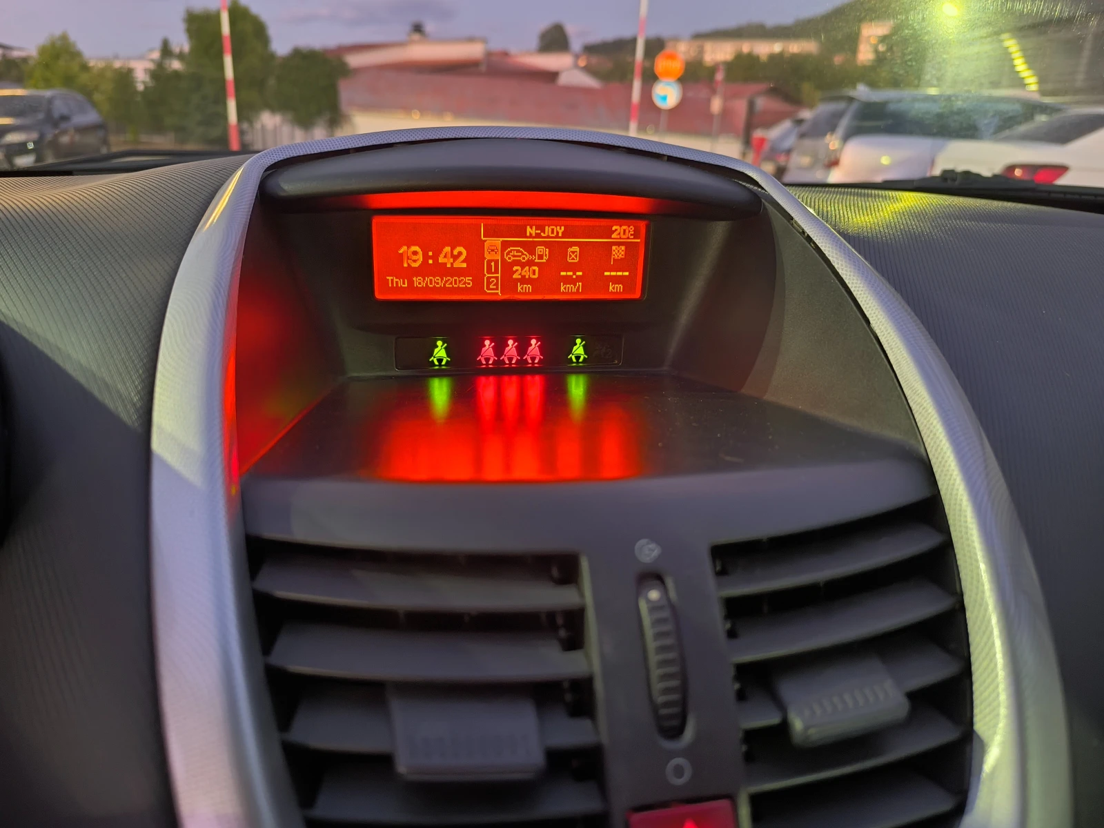 Peugeot 207 1.6 hdi 90 - изображение 9