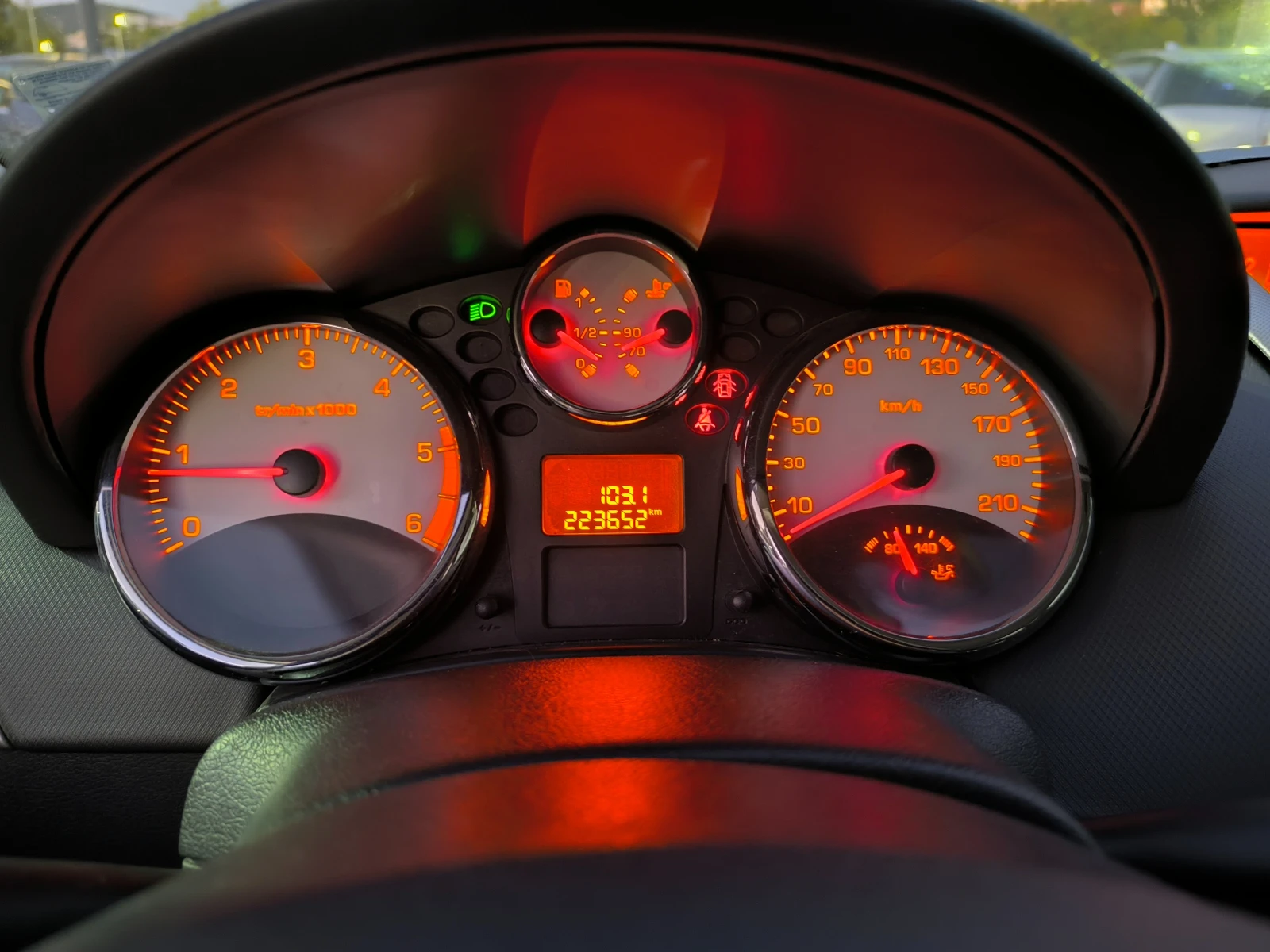 Peugeot 207 1.6 hdi 90 - изображение 8