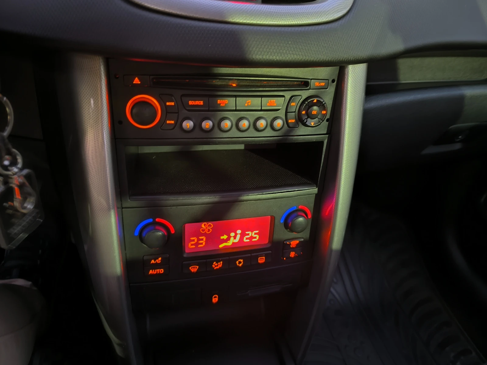 Peugeot 207 1.6 hdi 90 - изображение 10