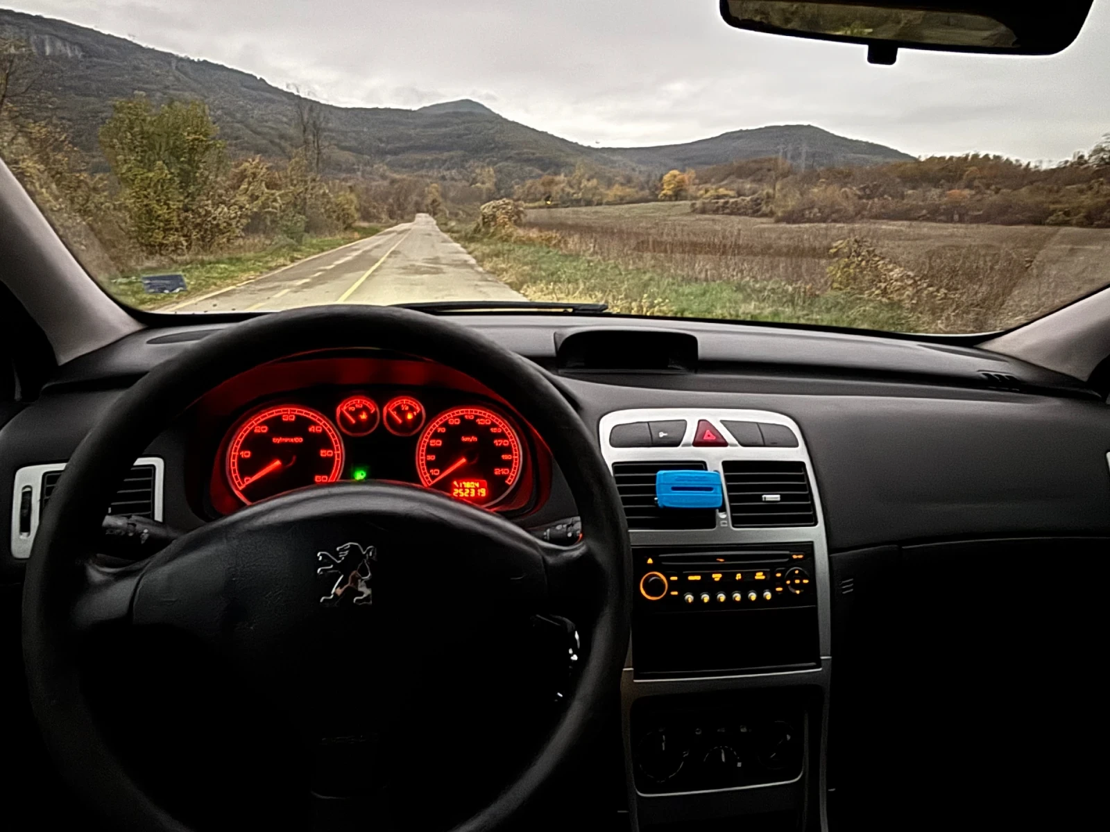 Peugeot 307 1.6 HDI  - изображение 8