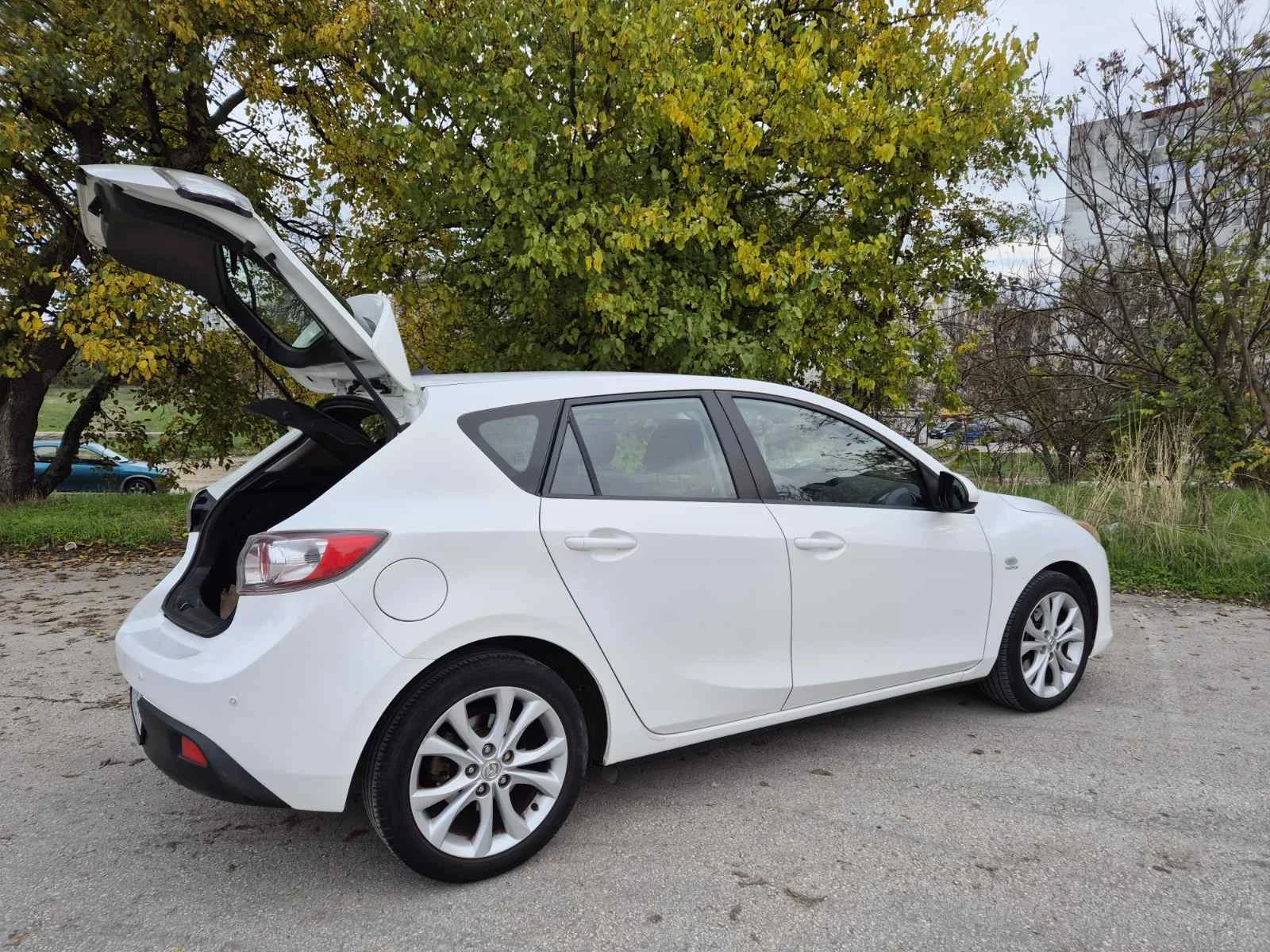 Mazda 3  - изображение 8