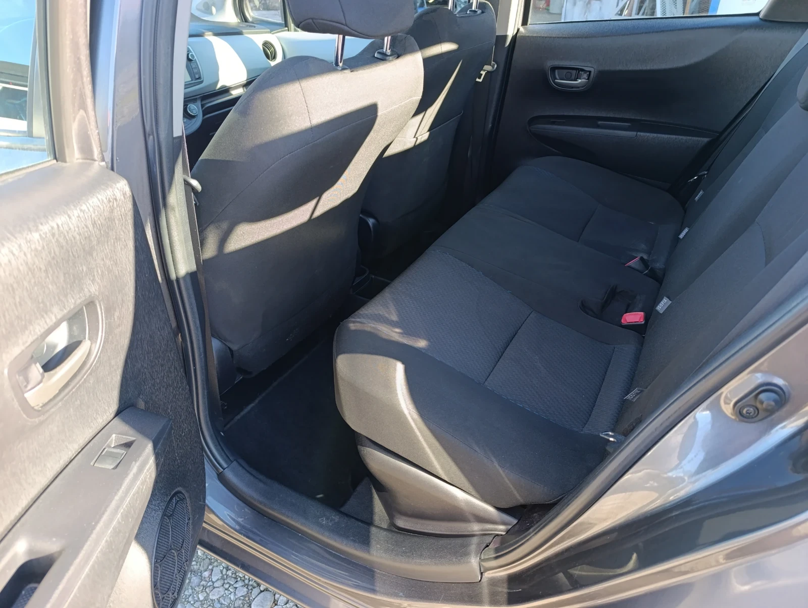 Toyota Yaris Toyota Yaris 1.5 Hybrid Lounge | Mobile.bg   10