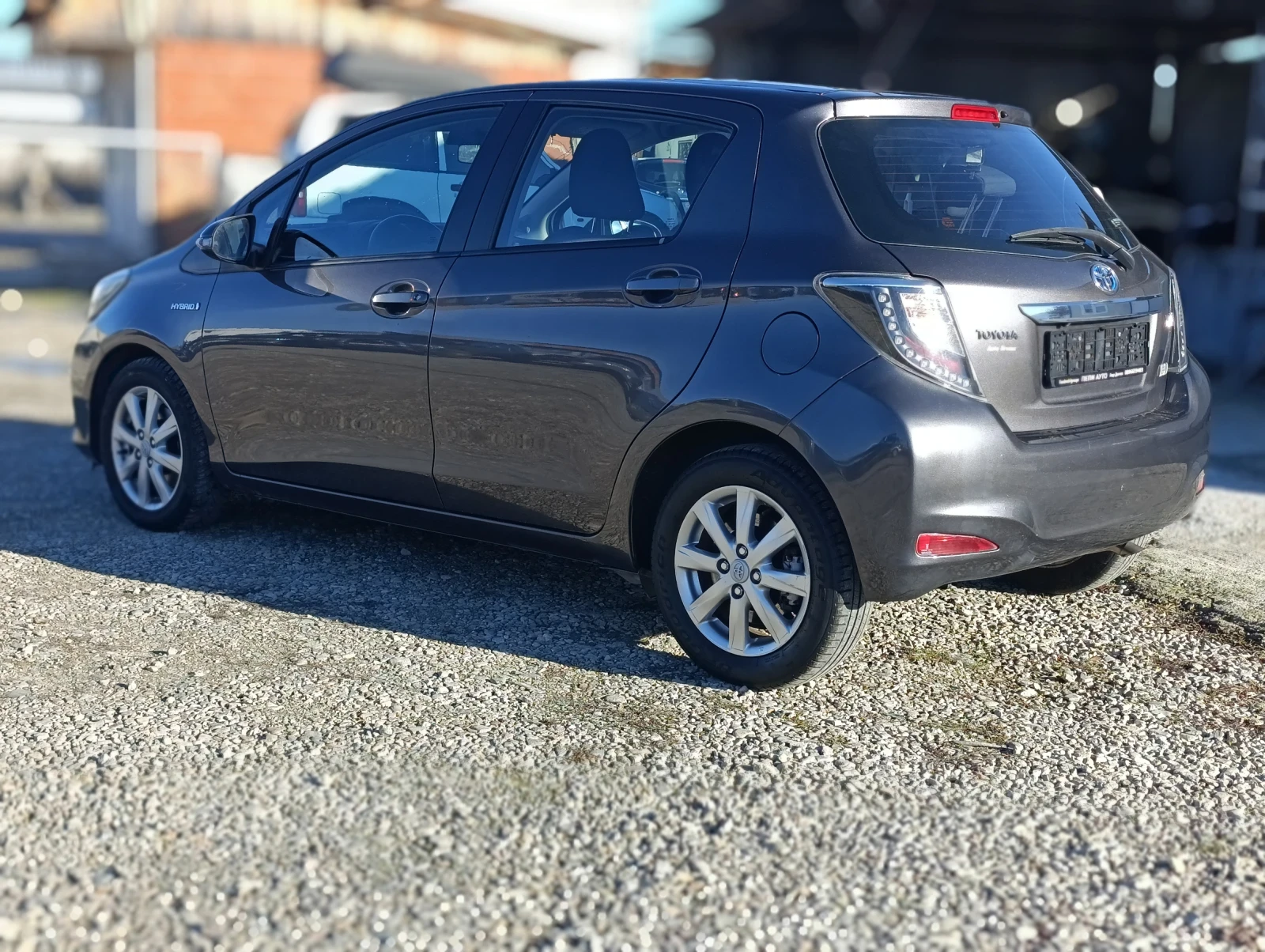 Toyota Yaris Toyota Yaris 1.5 Hybrid Lounge | Mobile.bg   3