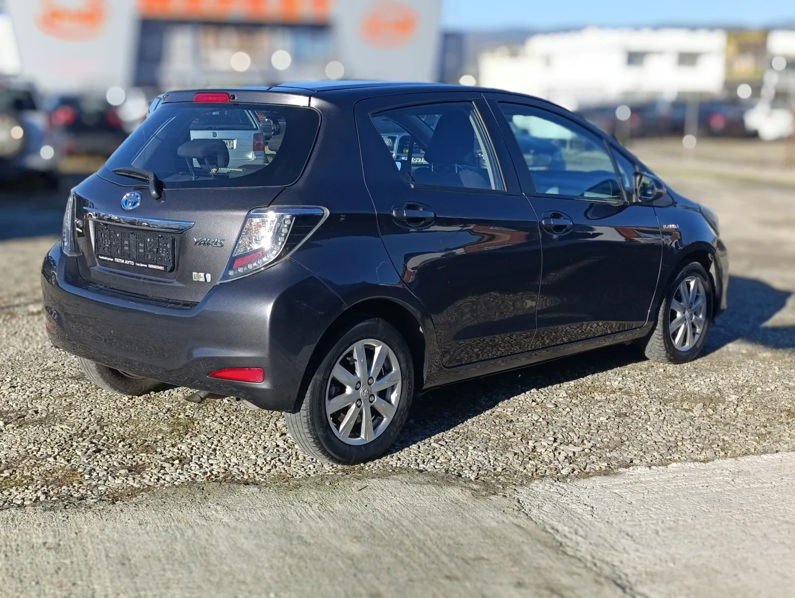 Toyota Yaris Toyota Yaris 1.5 Hybrid Lounge | Mobile.bg   5