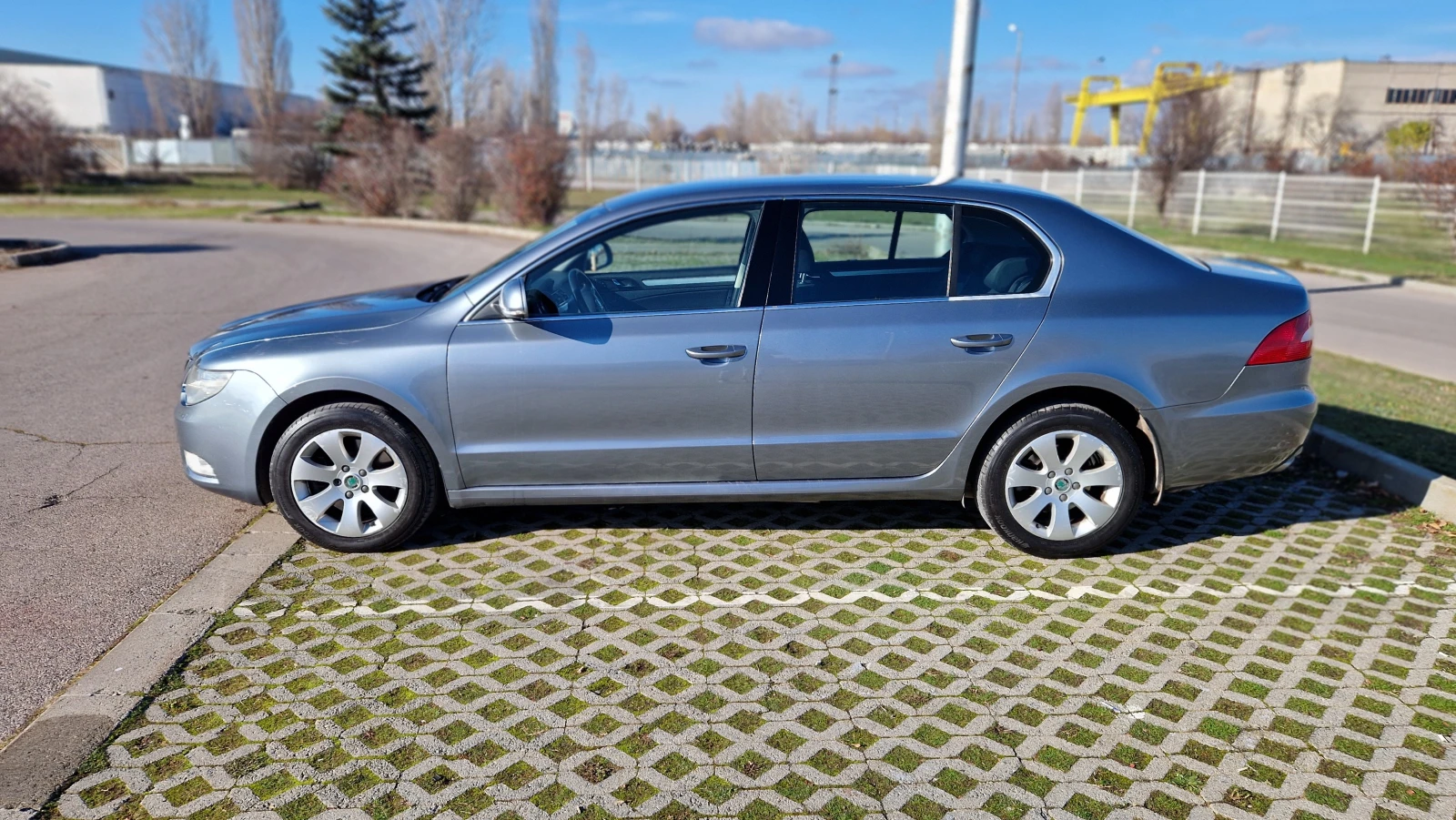 Skoda Superb 2.0 ТDI - изображение 4