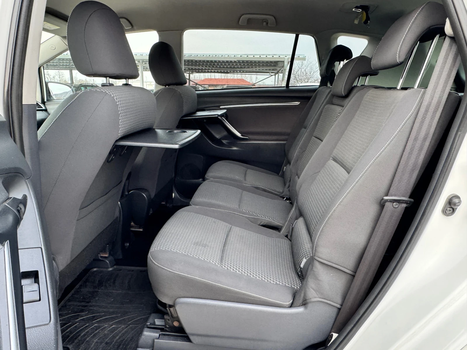 Toyota Verso 1.6D4D ИТАЛИЯ - изображение 9