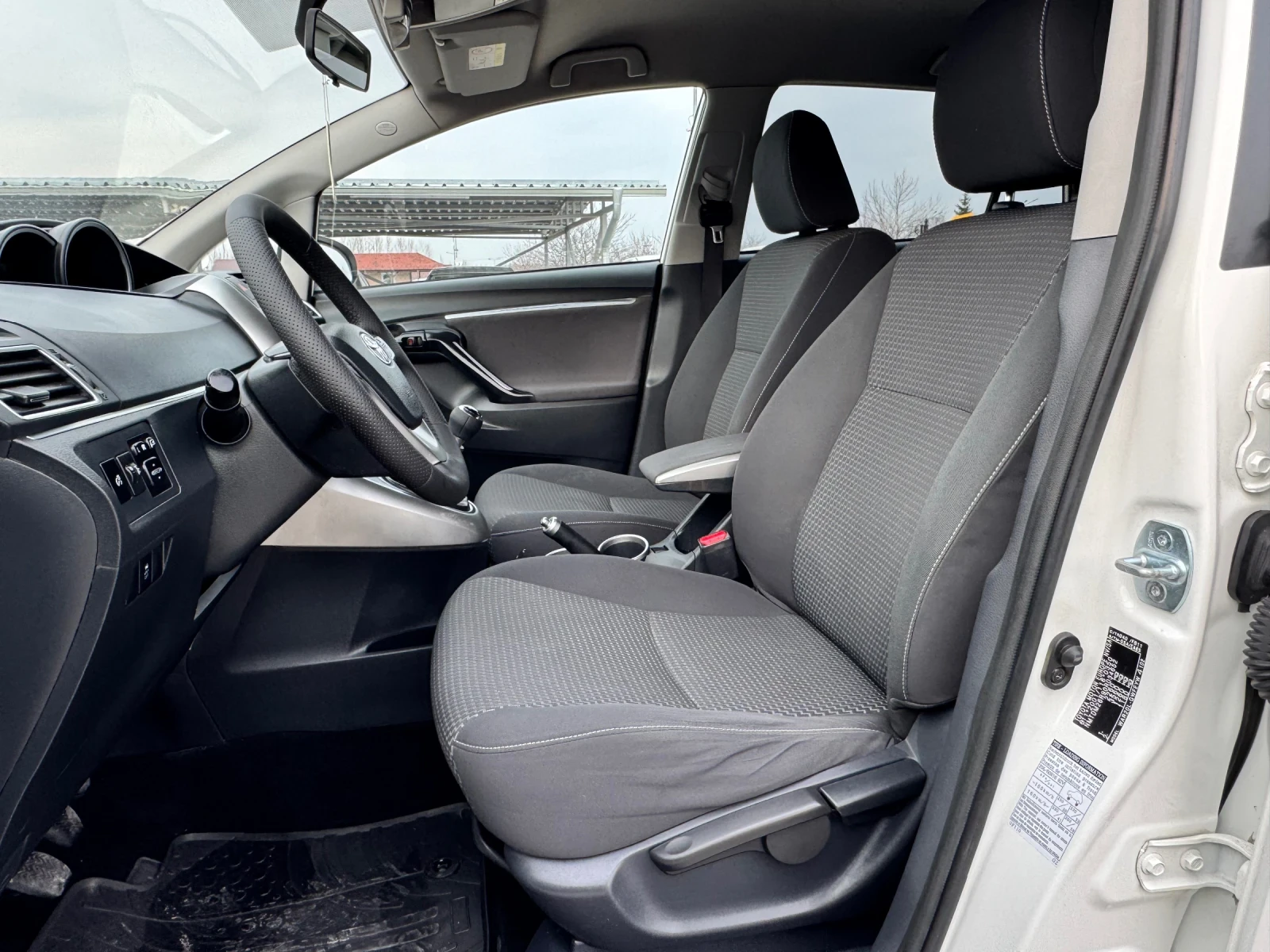 Toyota Verso 1.6D4D ИТАЛИЯ - изображение 8