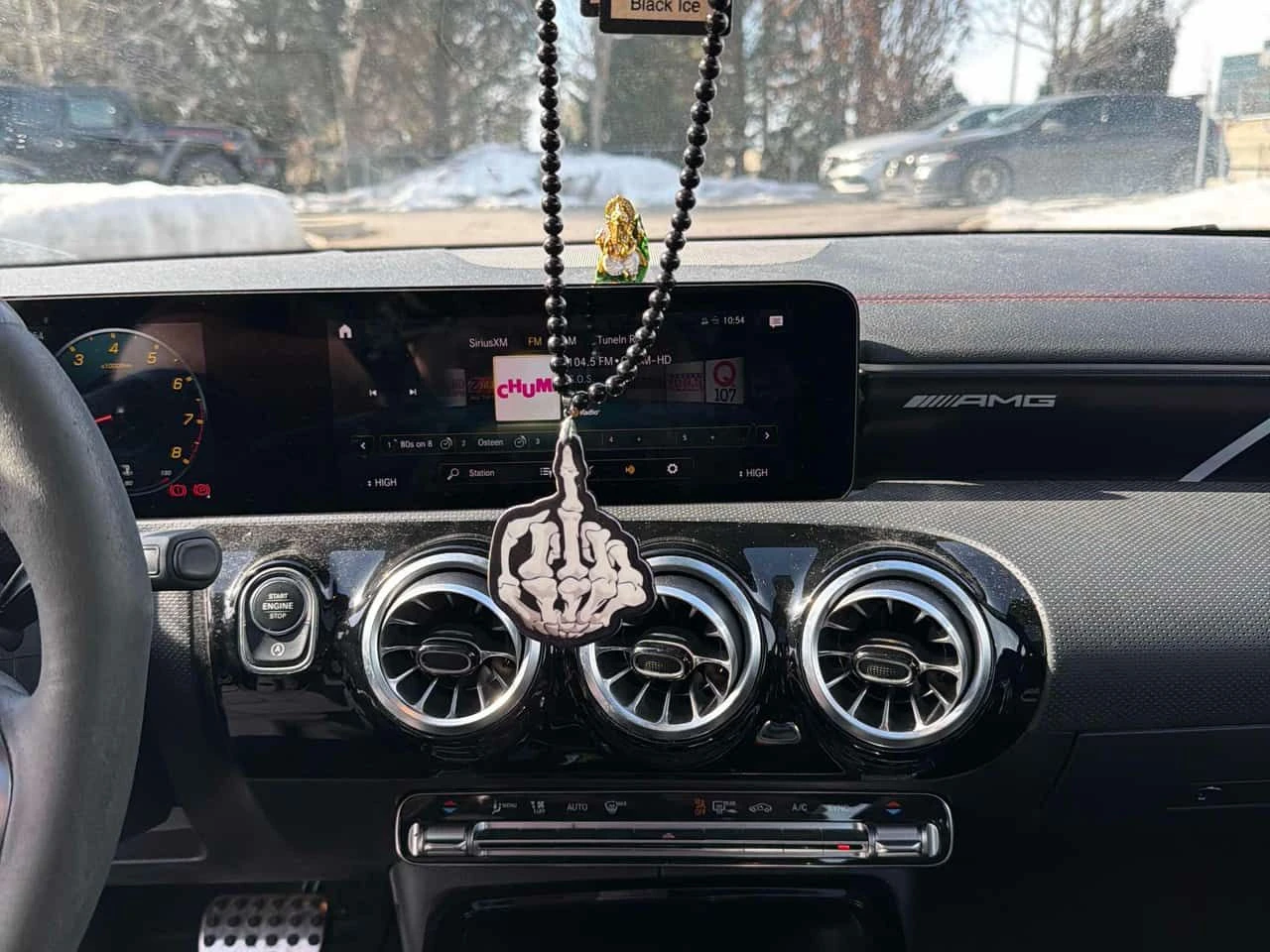 Mercedes-Benz CLA 350 AMG * AMG 35 * CARFAX * DISTRONIC PLUS * 360 КАМЕРИ, снимка 11 - Автомобили и джипове - 53714073