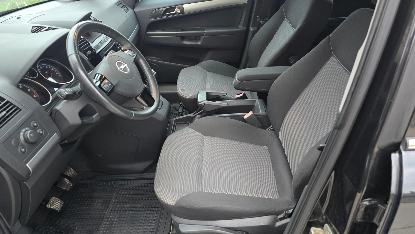 Opel Zafira 1.7 CDTI, снимка 5 - Автомобили и джипове - 54230969