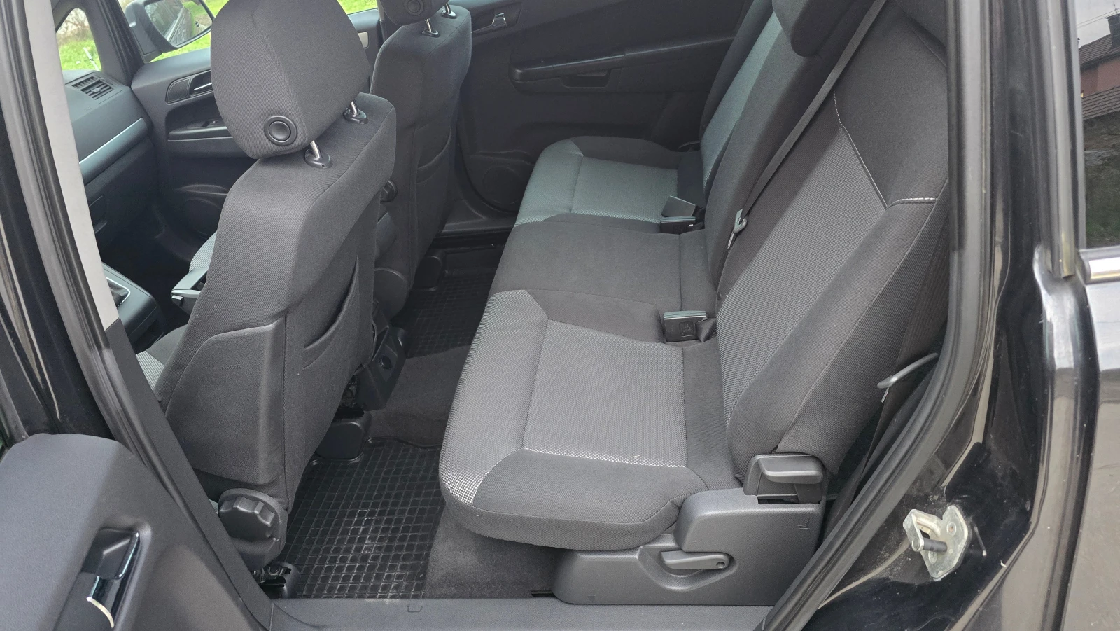 Opel Zafira 1.7 CDTI, снимка 7 - Автомобили и джипове - 54230969