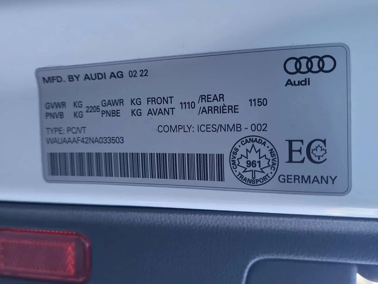 Audi A4 Komfort /DISTRONIC/CAMERA/ПОДГРЕВИ/ШИБИДАХ, снимка 15 - Автомобили и джипове - 54465999