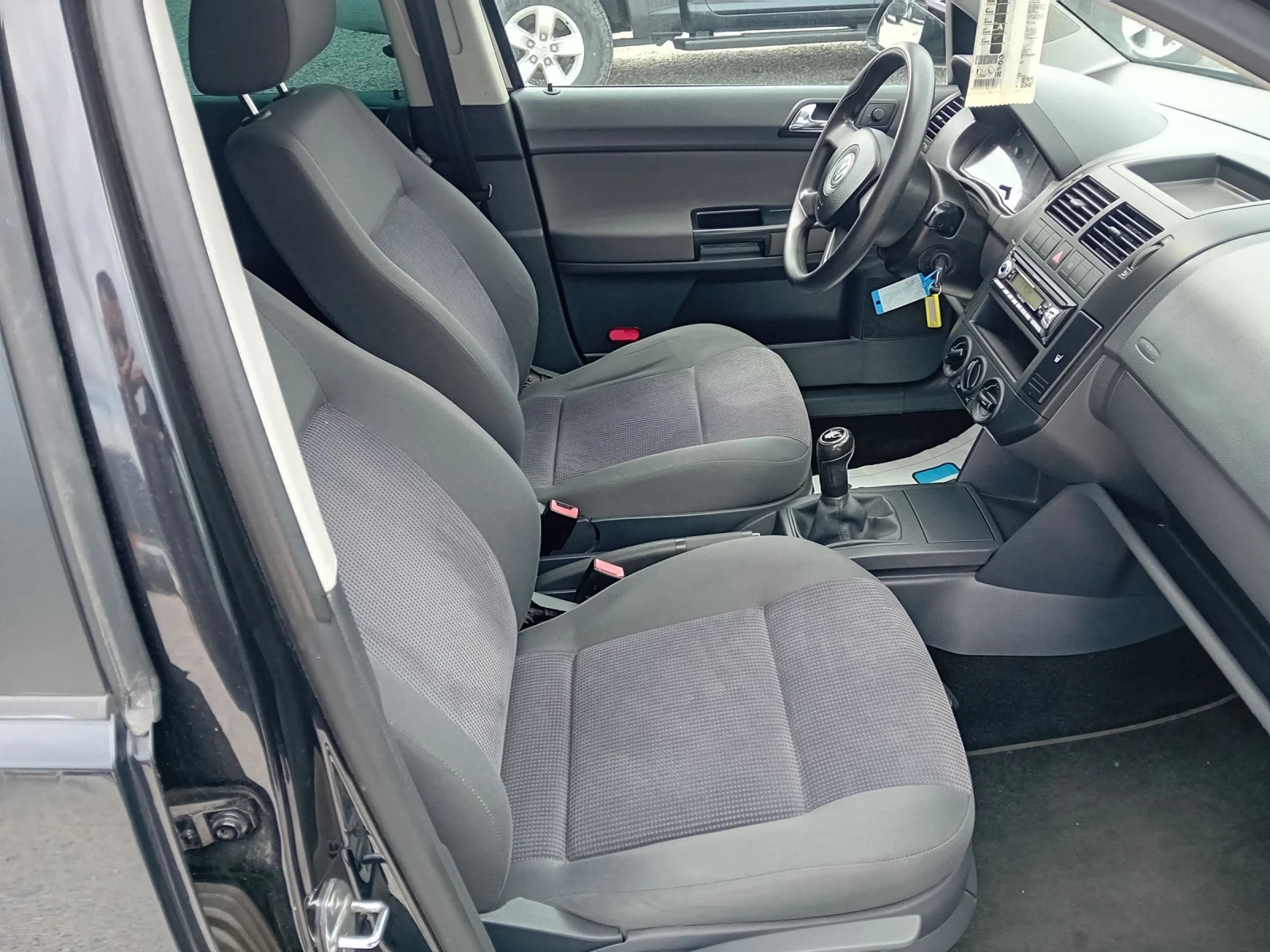 VW Polo 1.4 Klima 80k.sili, снимка 12 - Автомобили и джипове - 54581882