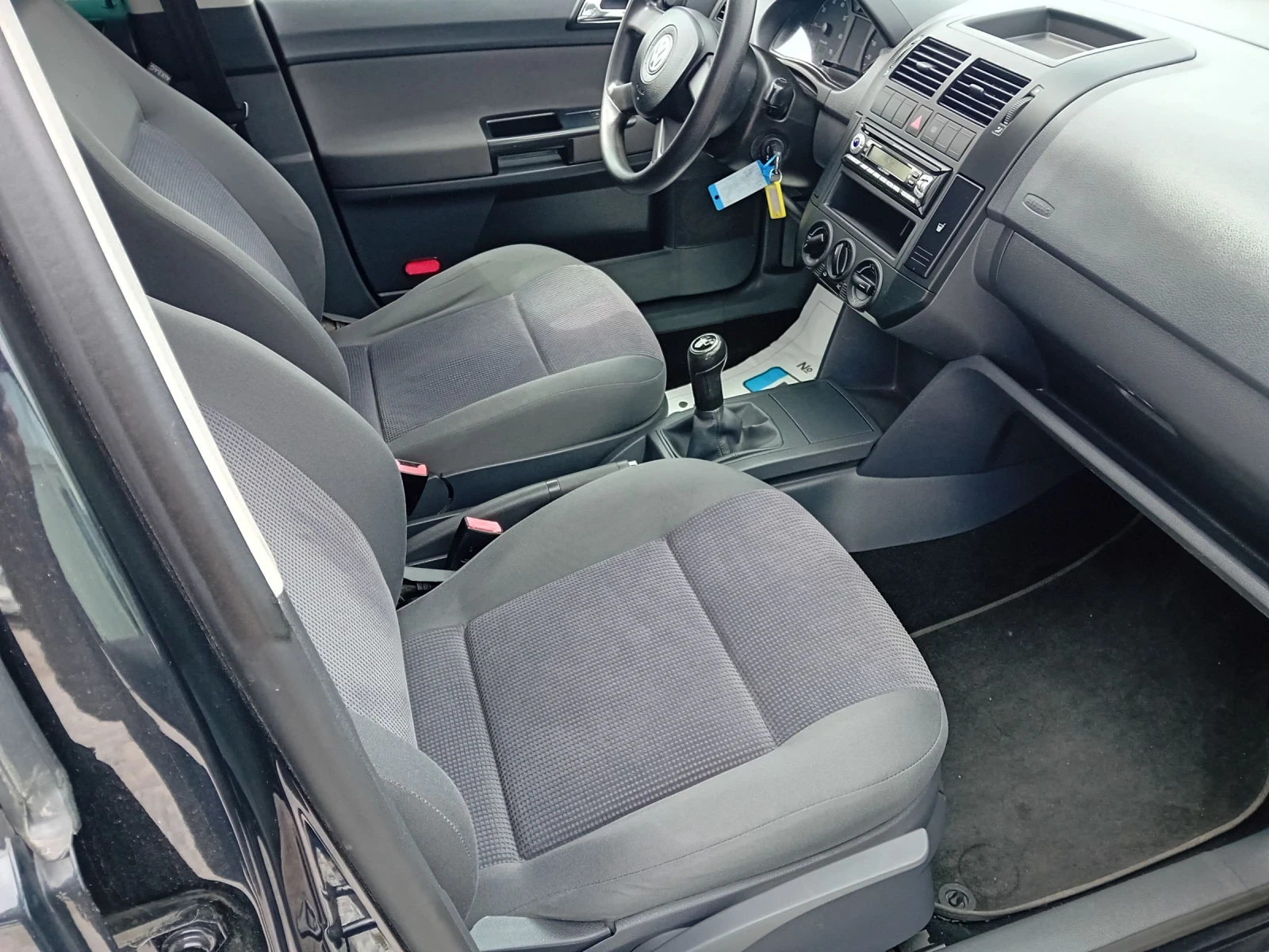 VW Polo 1.4 Klima 80k.sili, снимка 14 - Автомобили и джипове - 54581882