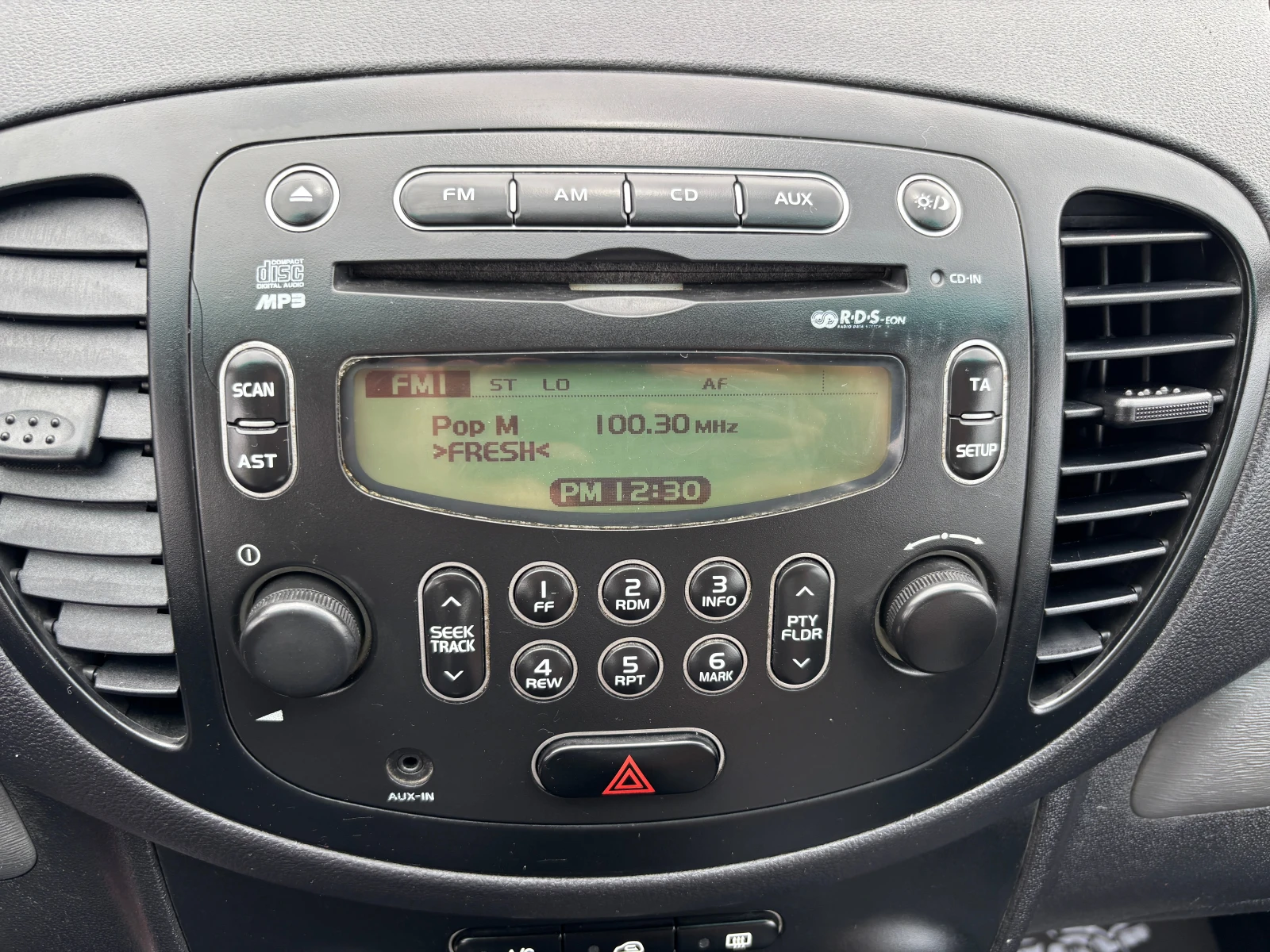 Hyundai I10 1.1 БЕНЗИН/ГАЗ 4 ЦИЛИНДЪРА , снимка 12 - Автомобили и джипове - 54882117