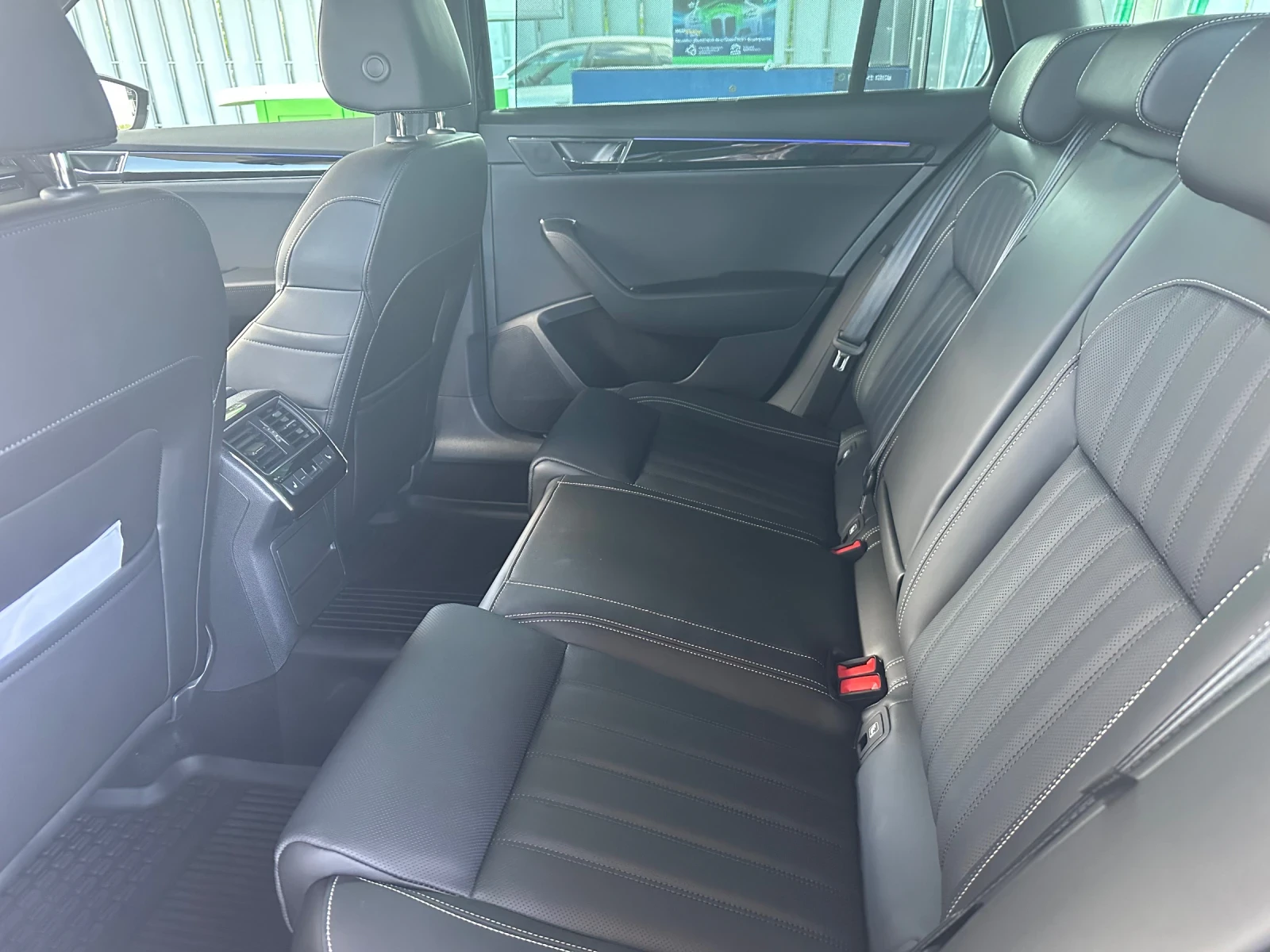 Skoda Superb L&K, снимка 8 - Автомобили и джипове - 54914065