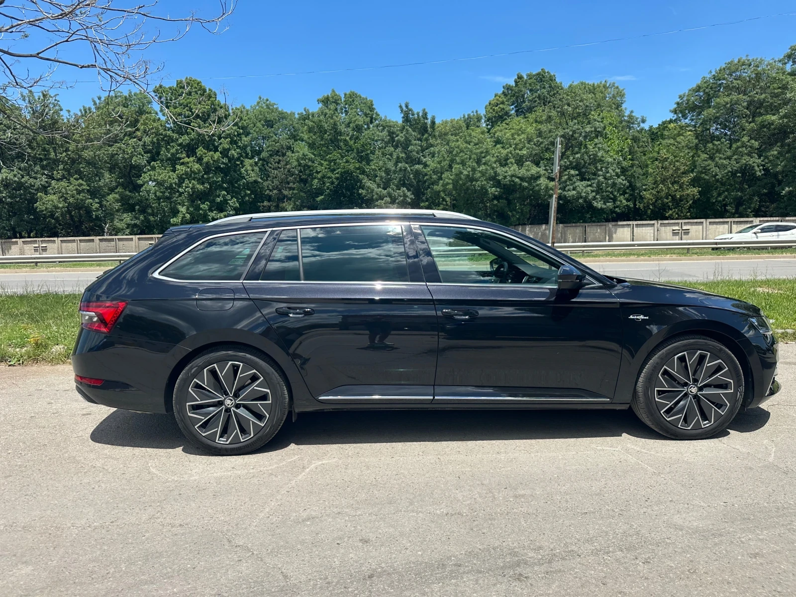 Skoda Superb L&K, снимка 3 - Автомобили и джипове - 54914065