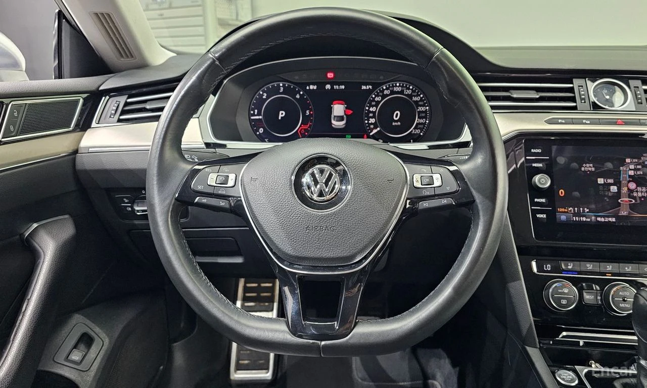 VW Arteon 2.0 TDI Premium* DISTRONIC* ПОДГРЕВ* ОБДУХВАНЕ* , снимка 9 - Автомобили и джипове - 55072589