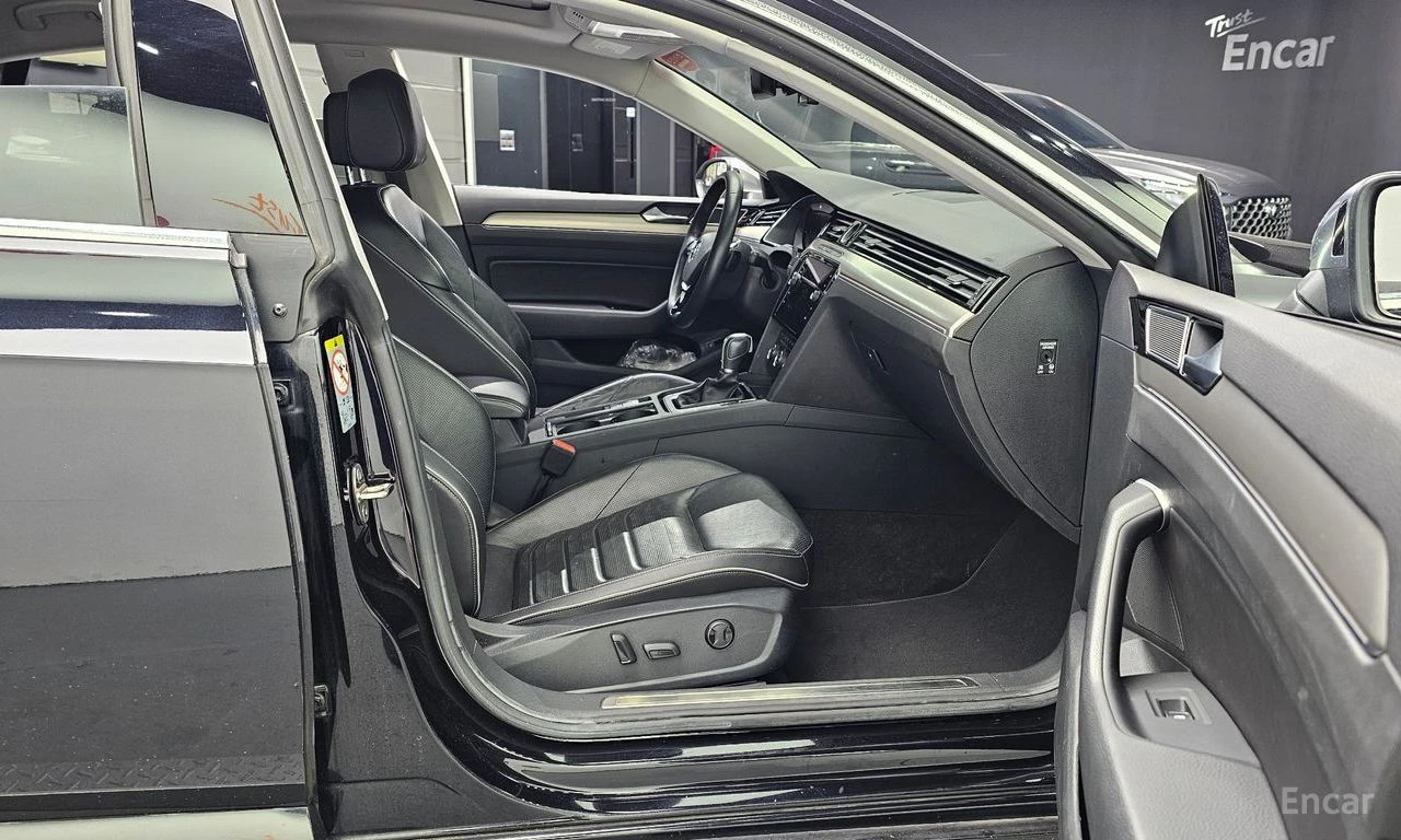 VW Arteon 2.0 TDI Premium* DISTRONIC* ПОДГРЕВ* ОБДУХВАНЕ* , снимка 7 - Автомобили и джипове - 55072589