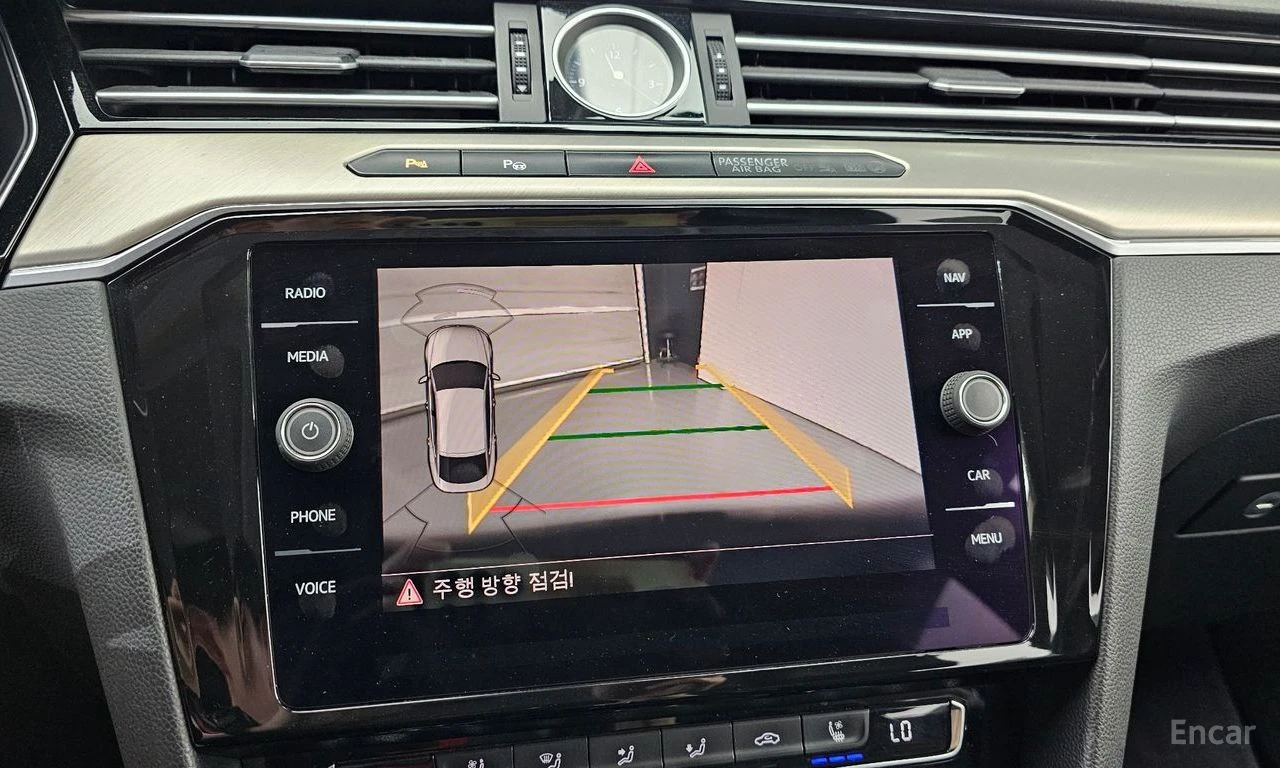 VW Arteon 2.0 TDI Premium* DISTRONIC* ПОДГРЕВ* ОБДУХВАНЕ* , снимка 12 - Автомобили и джипове - 55072589