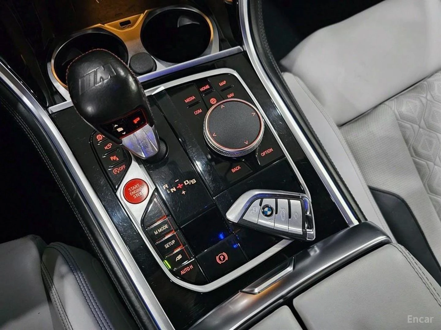 BMW M8 Gran Coupe COMPETITION* HUD* 360* НАВИ* АВТОКРЕДИТ, снимка 12 - Автомобили и джипове - 55643925