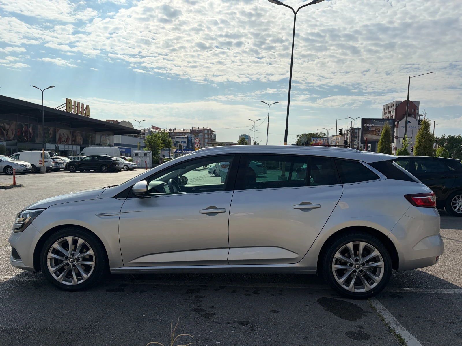 Renault Megane 1.5 Energy dCi - EDC, снимка 8 - Автомобили и джипове - 55777487