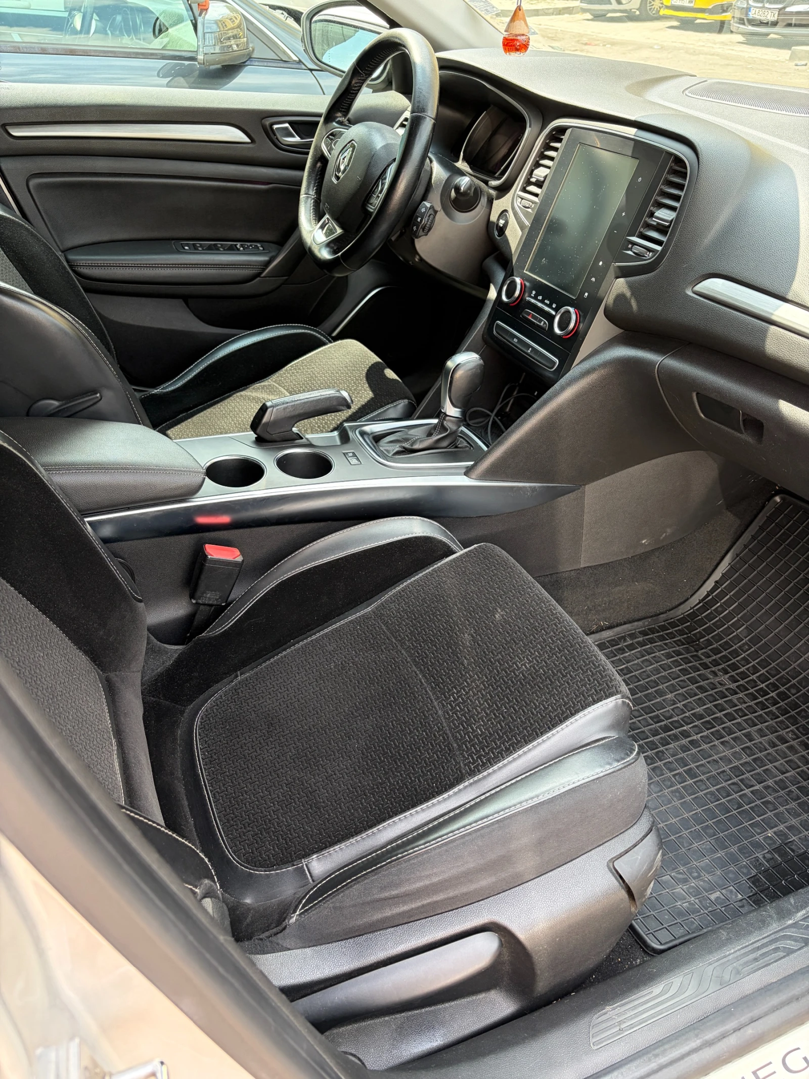 Renault Megane 1.5 Energy dCi - EDC, снимка 12 - Автомобили и джипове - 55777487