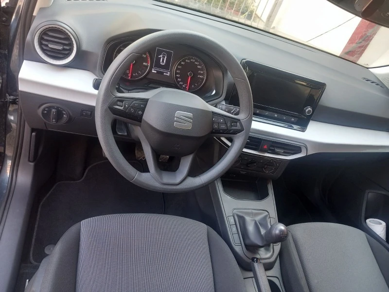 Seat Arona, снимка 6 - Автомобили и джипове - 46342281