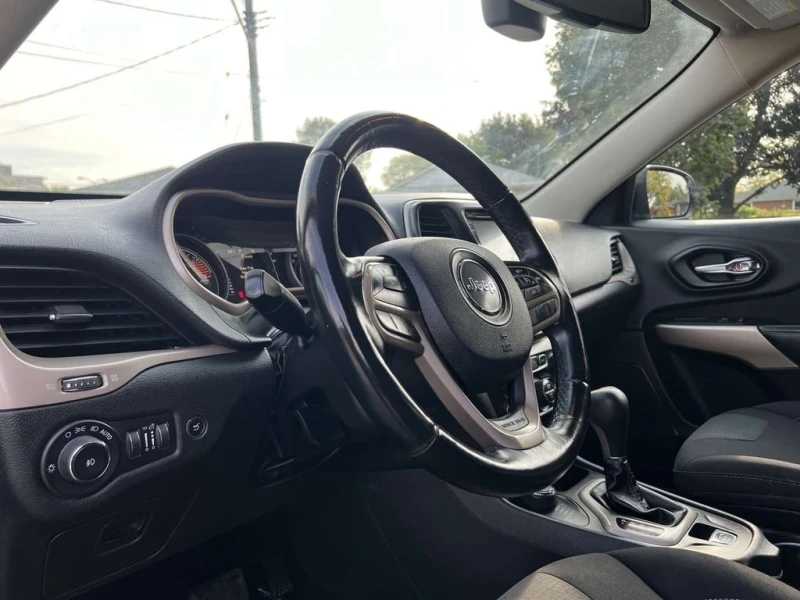 Jeep Cherokee * Latitude, Longitude, North * CARFAX * ЦЕНА ДО БГ, снимка 12 - Автомобили и джипове - 53178789