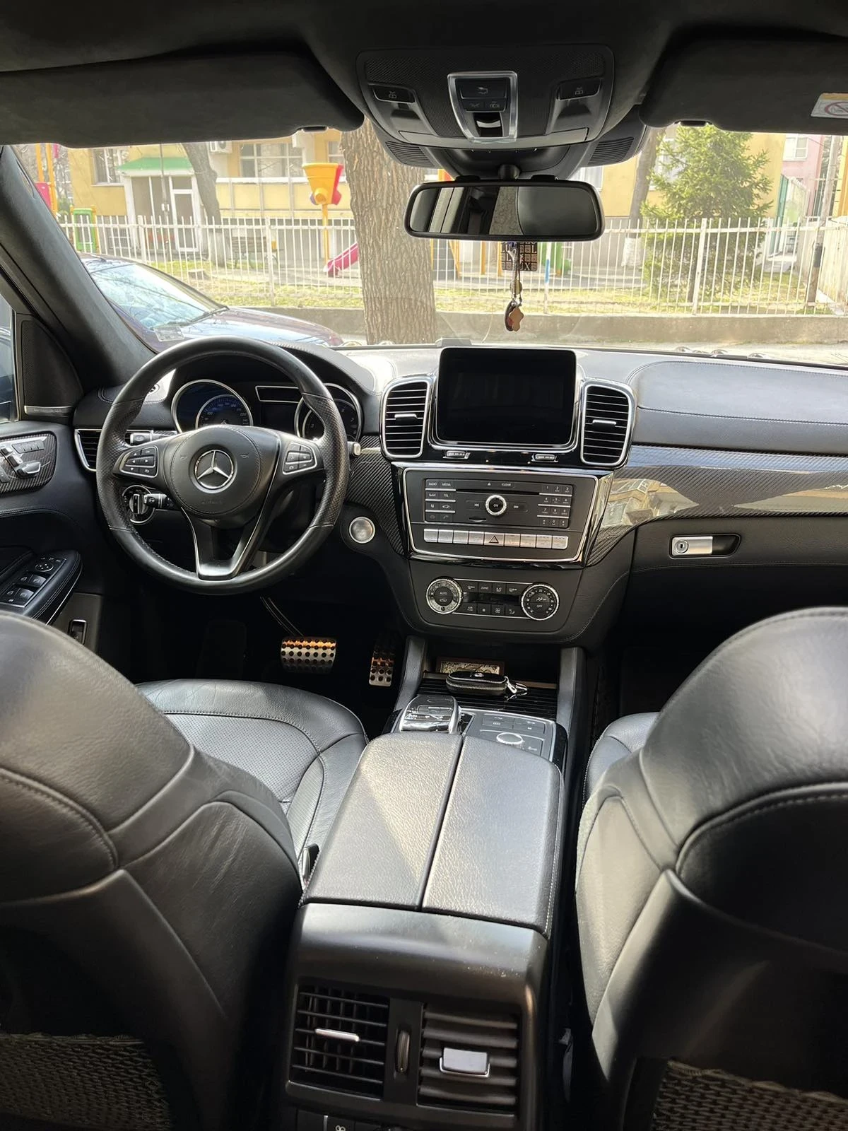 Mercedes-Benz GLS 500  - изображение 4