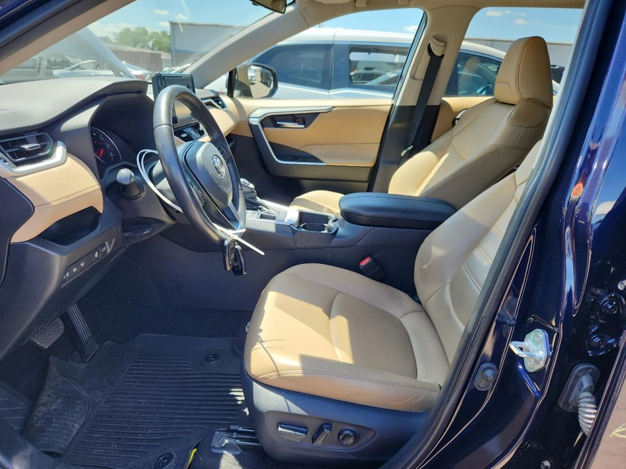 Toyota Rav4 XLE* PREMIUM* ПЕРФЕКТНА* РЕАЛНИ КМ - изображение 8