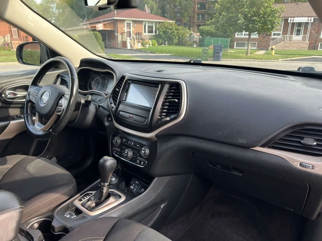 Jeep Cherokee * Latitude, Longitude, North * CARFAX * ���� �� �� | Mobile.bg � ����������� 13