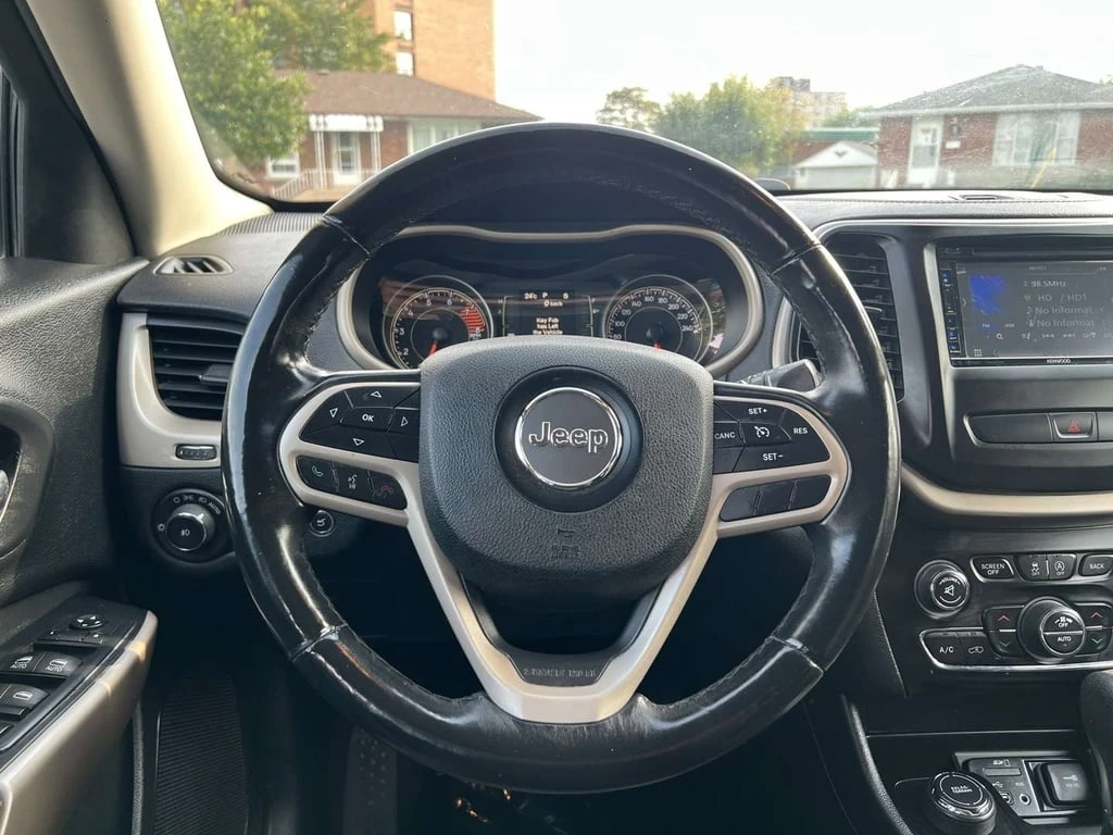 Jeep Cherokee * Latitude, Longitude, North * CARFAX * ���� �� �� | Mobile.bg � ����������� 10