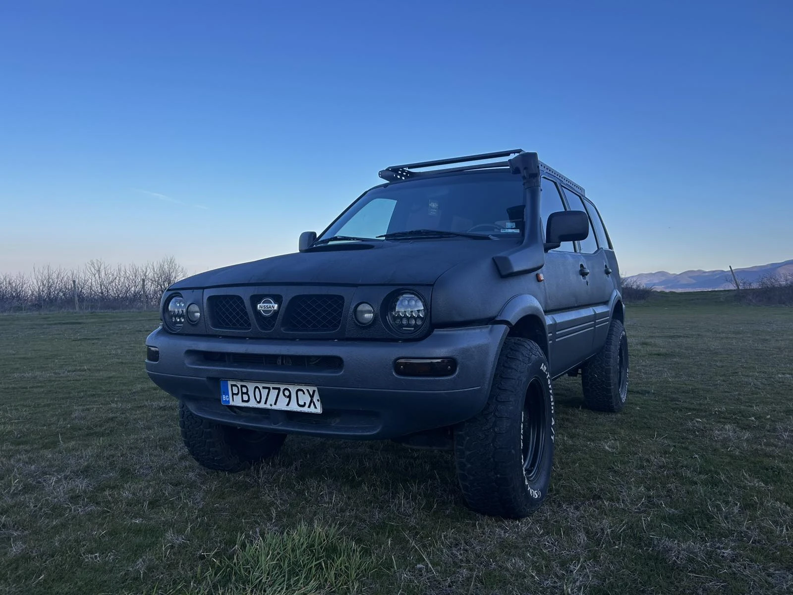 Nissan Terrano 2.7 TDI, снимка 16 - Автомобили и джипове - 53750791