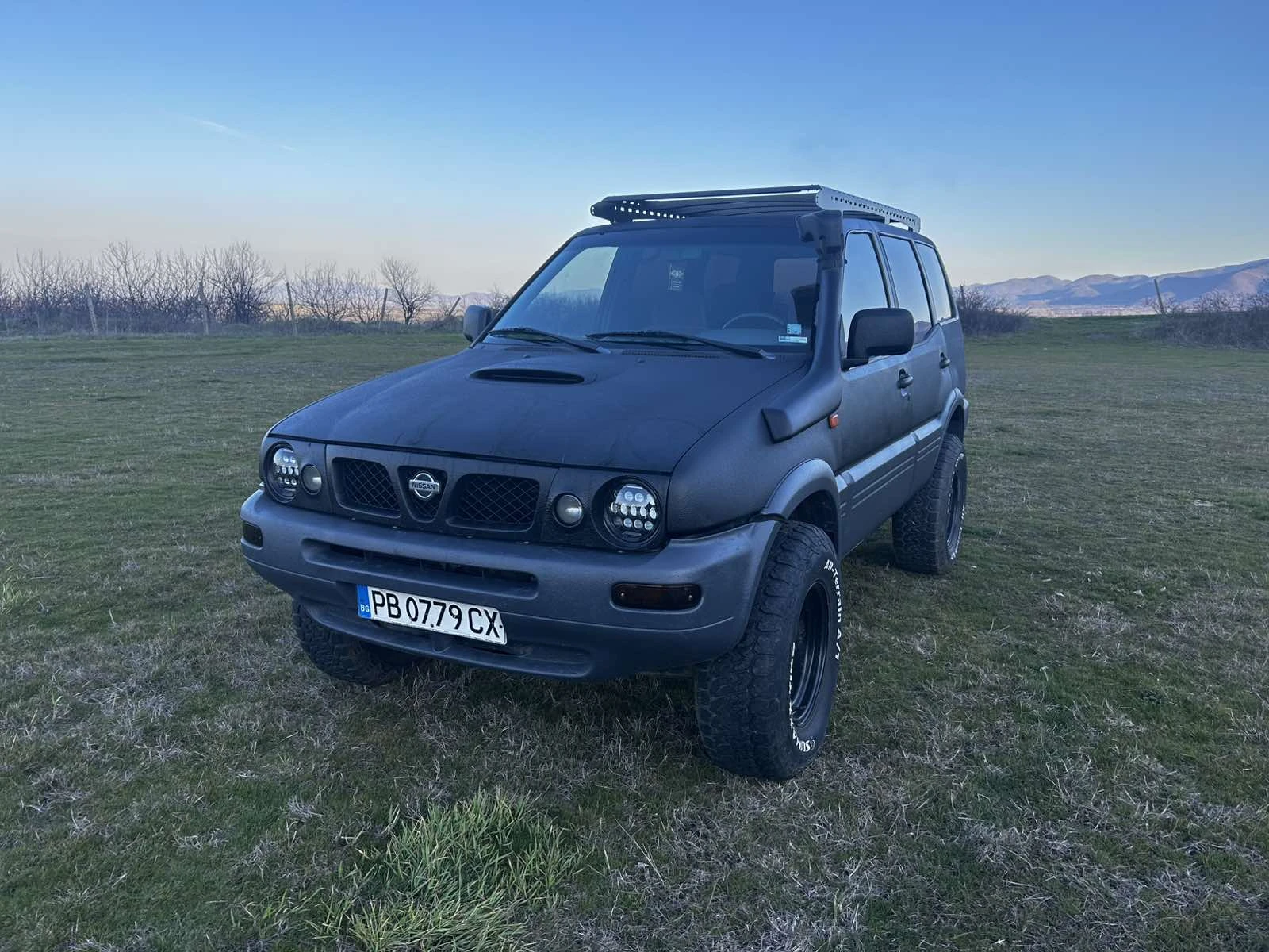 Nissan Terrano 2.7 TDI, снимка 15 - Автомобили и джипове - 53750791