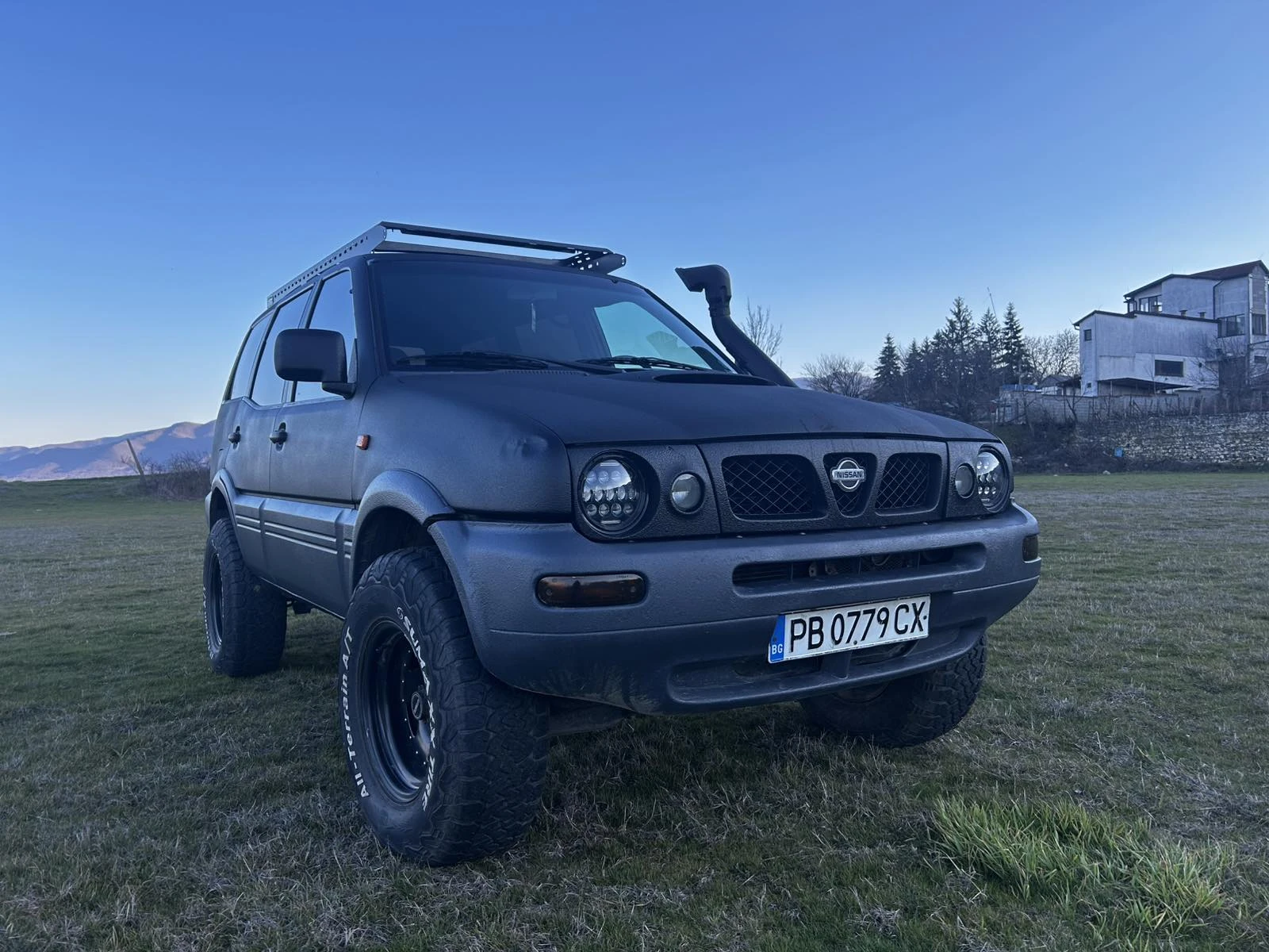 Nissan Terrano 2.7 TDI, снимка 17 - Автомобили и джипове - 53750791